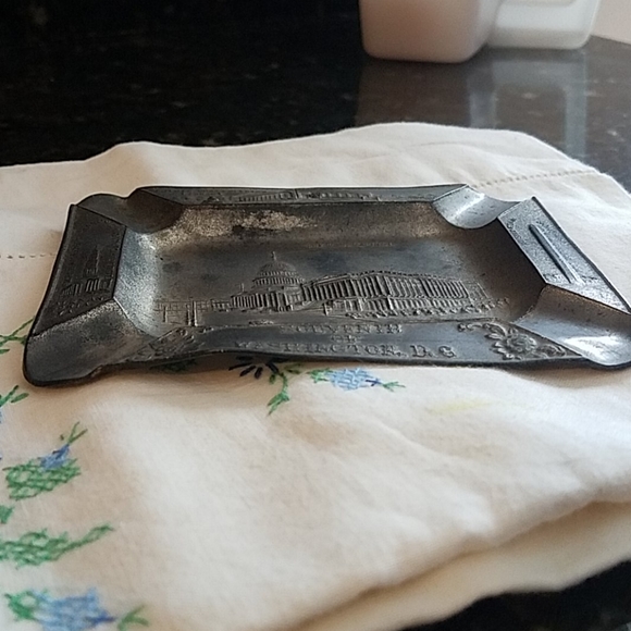 Vintage DC Souvenir Ashtray - Picture 8 of 10